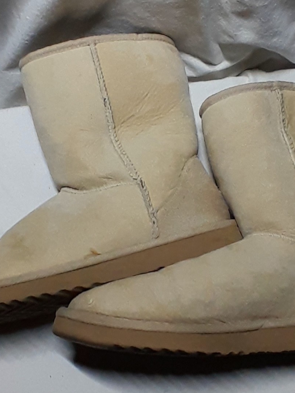 UGG Classic Short Sheepskin Boots Beige US 6
